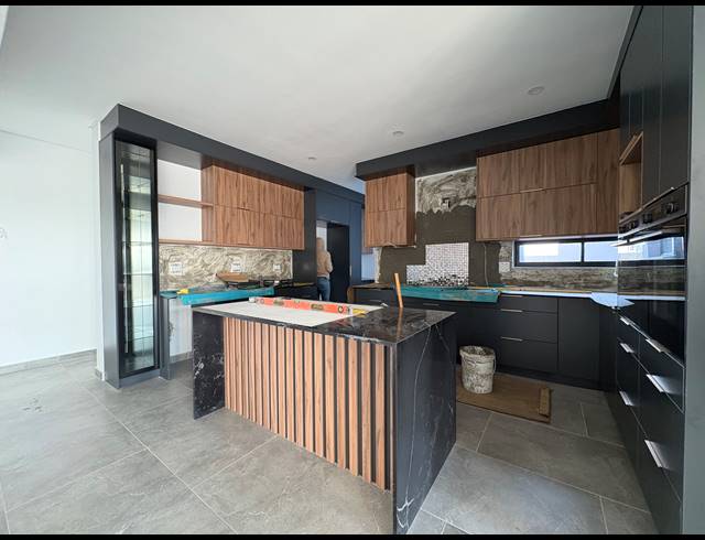 5 BEDROOM HOUSE FOR SALE IN SANDOWN